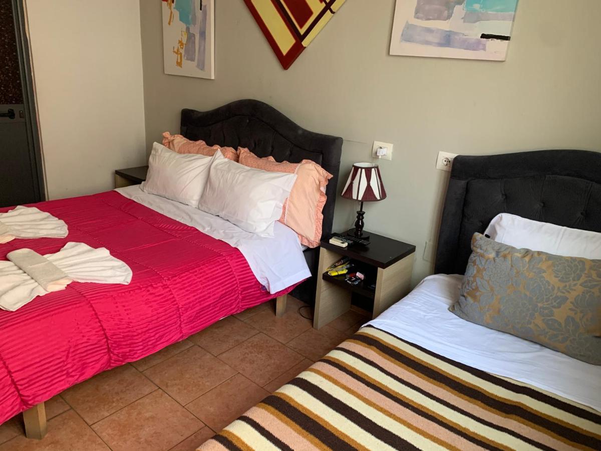 Guest House De Rada 티라나 외부 사진