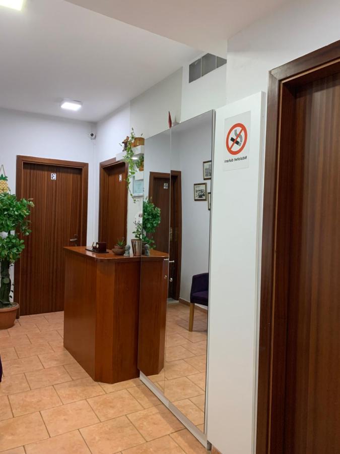 Guest House De Rada 티라나 외부 사진